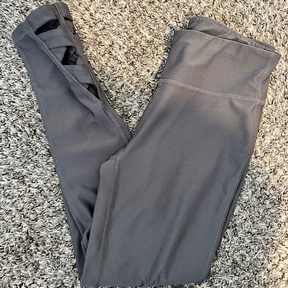 Grey high-waisted sporty leggings